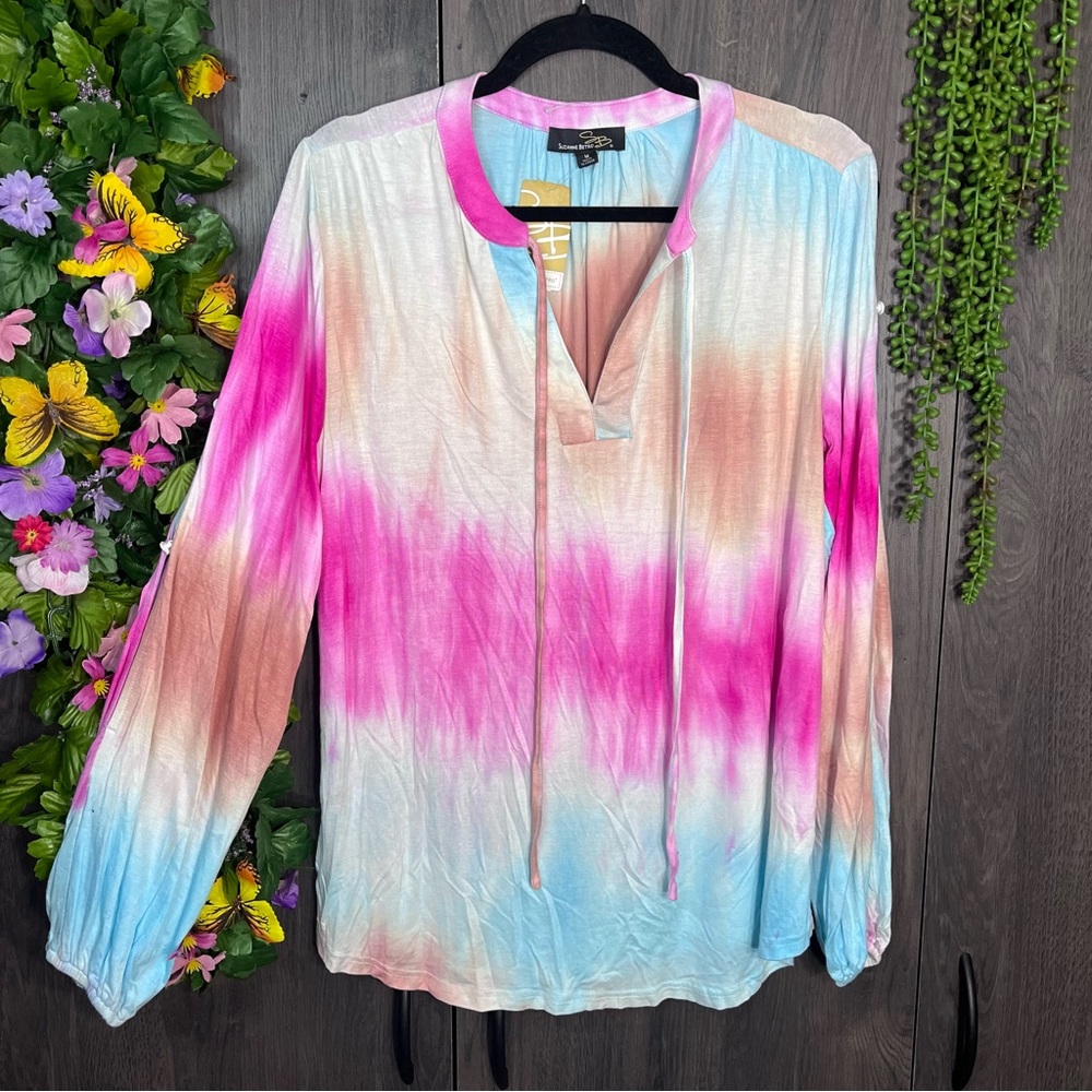 ~NWT Suzanne Betro Tie Dye Ombre Printed Cutout Notched V Neck Blouse Size M
